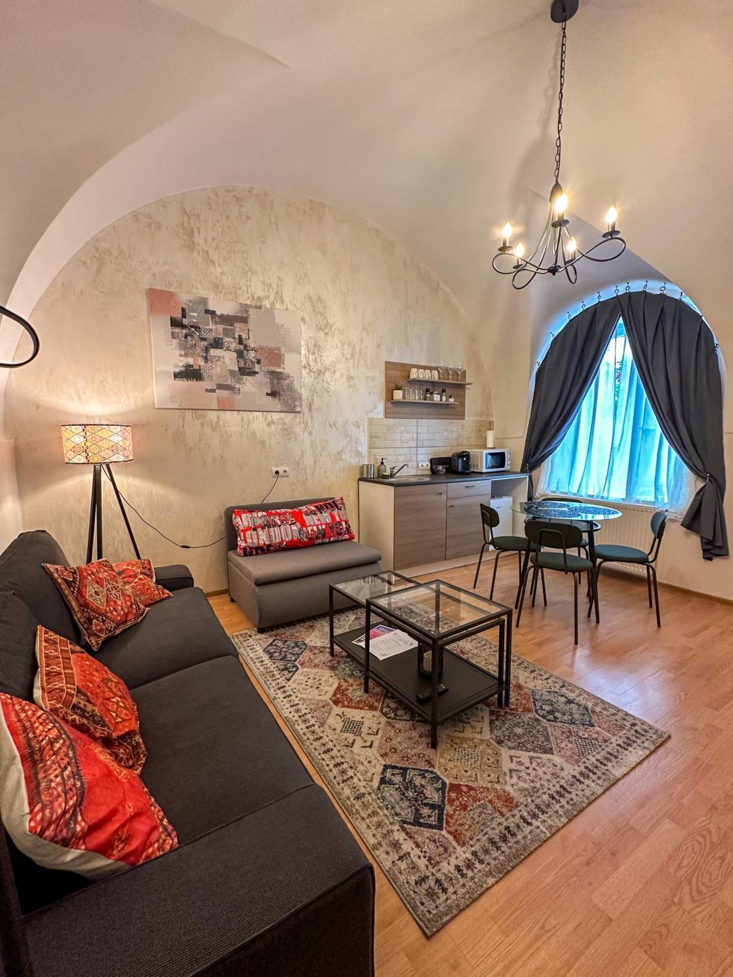 Serenity House Apartments Сибиу Экстерьер фото