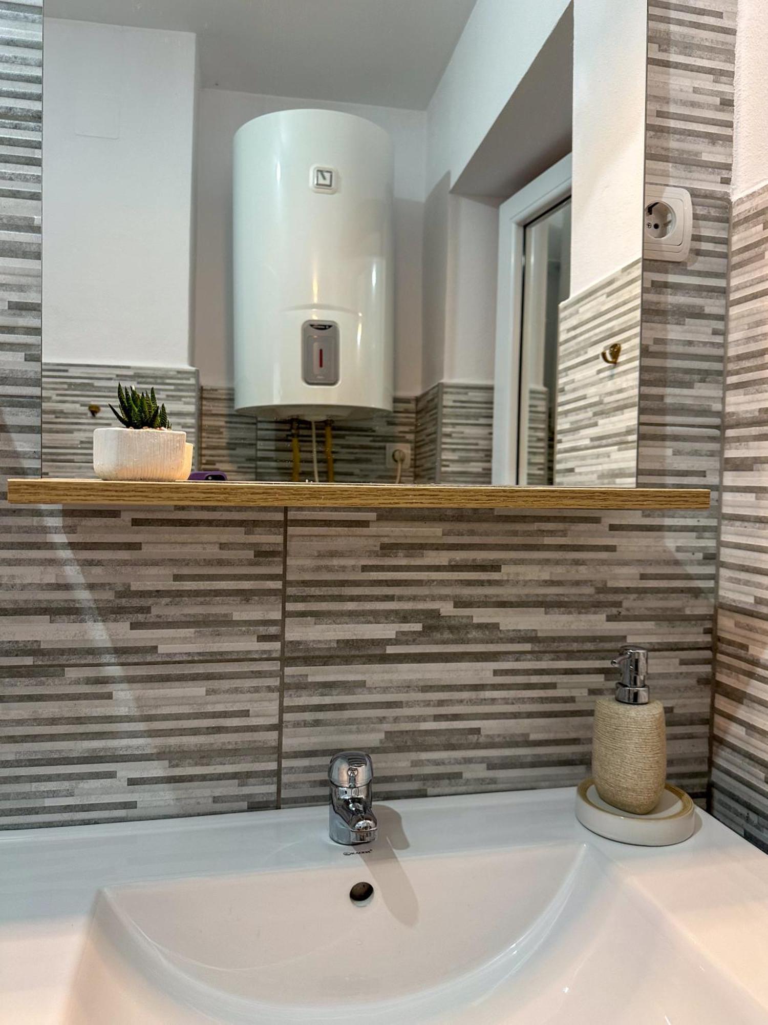 Serenity House Apartments Сибиу Номер фото