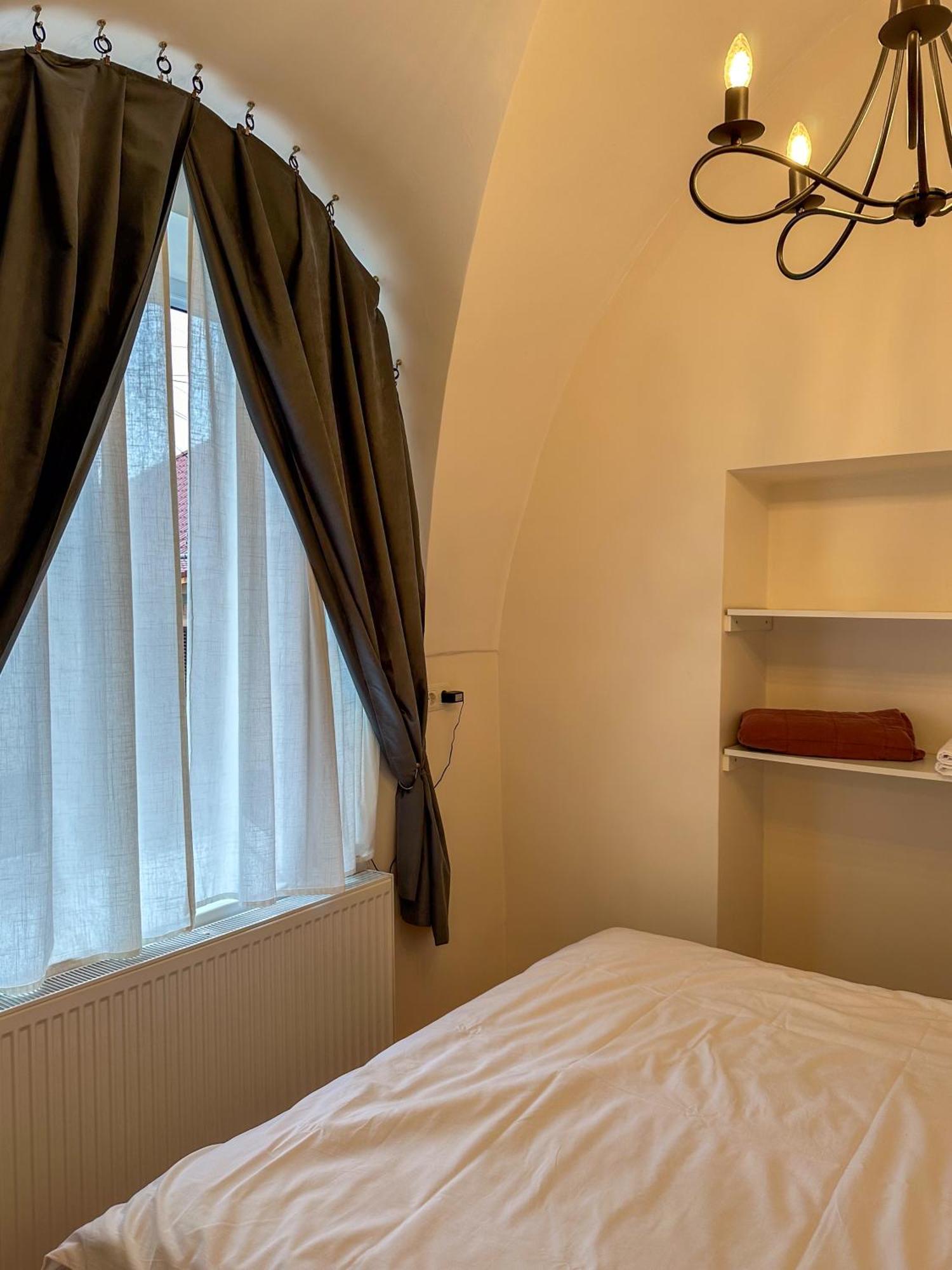 Serenity House Apartments Сибиу Номер фото