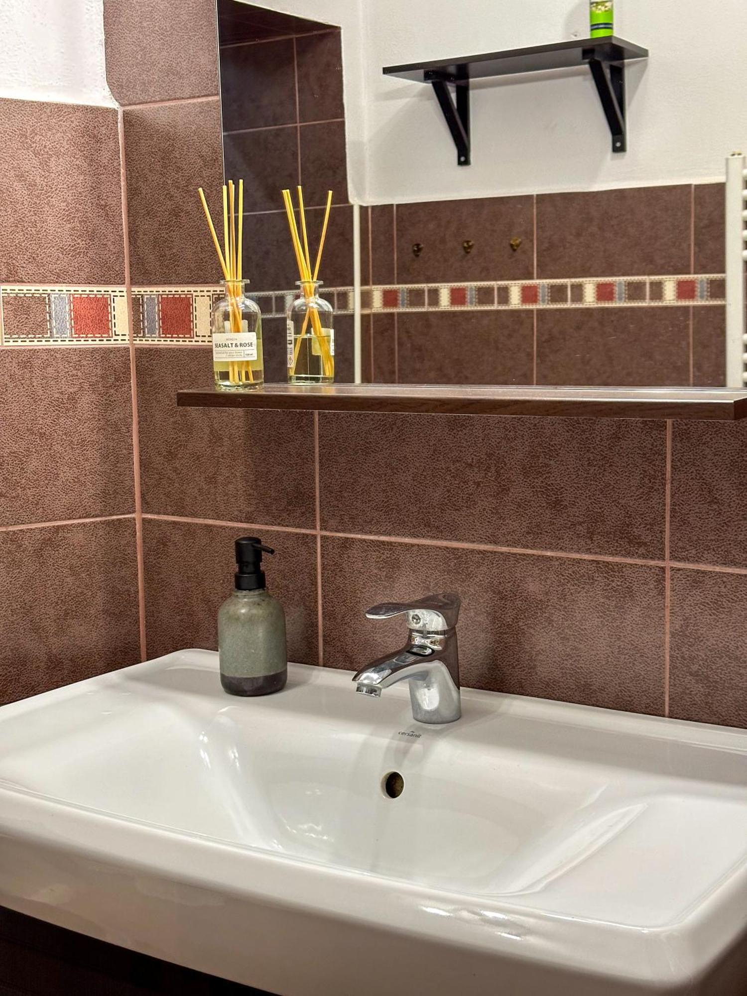 Serenity House Apartments Сибиу Номер фото