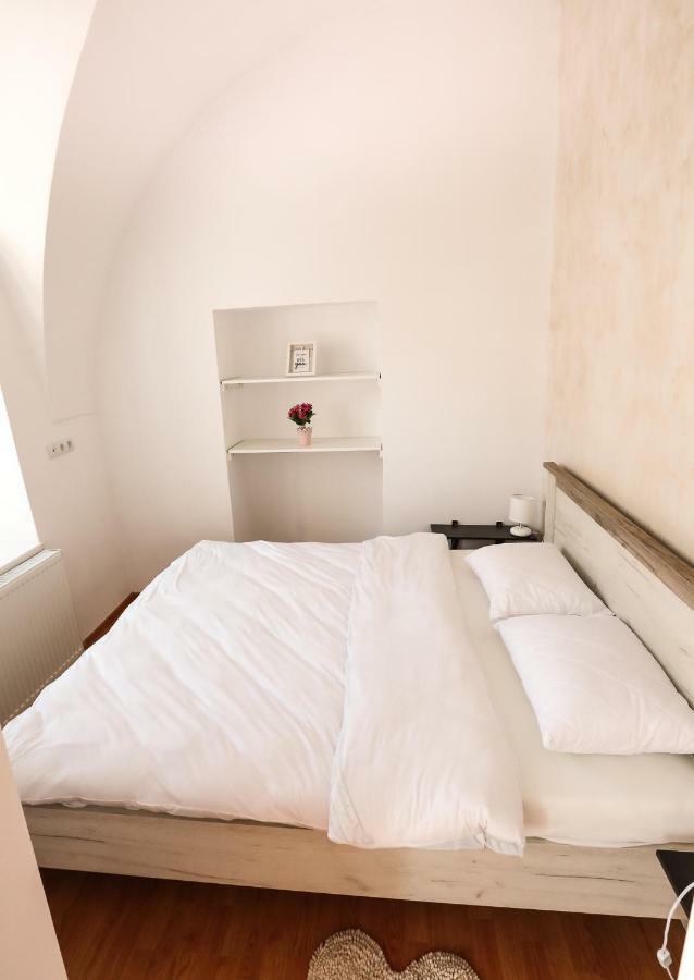 Serenity House Apartments Сибиу Экстерьер фото