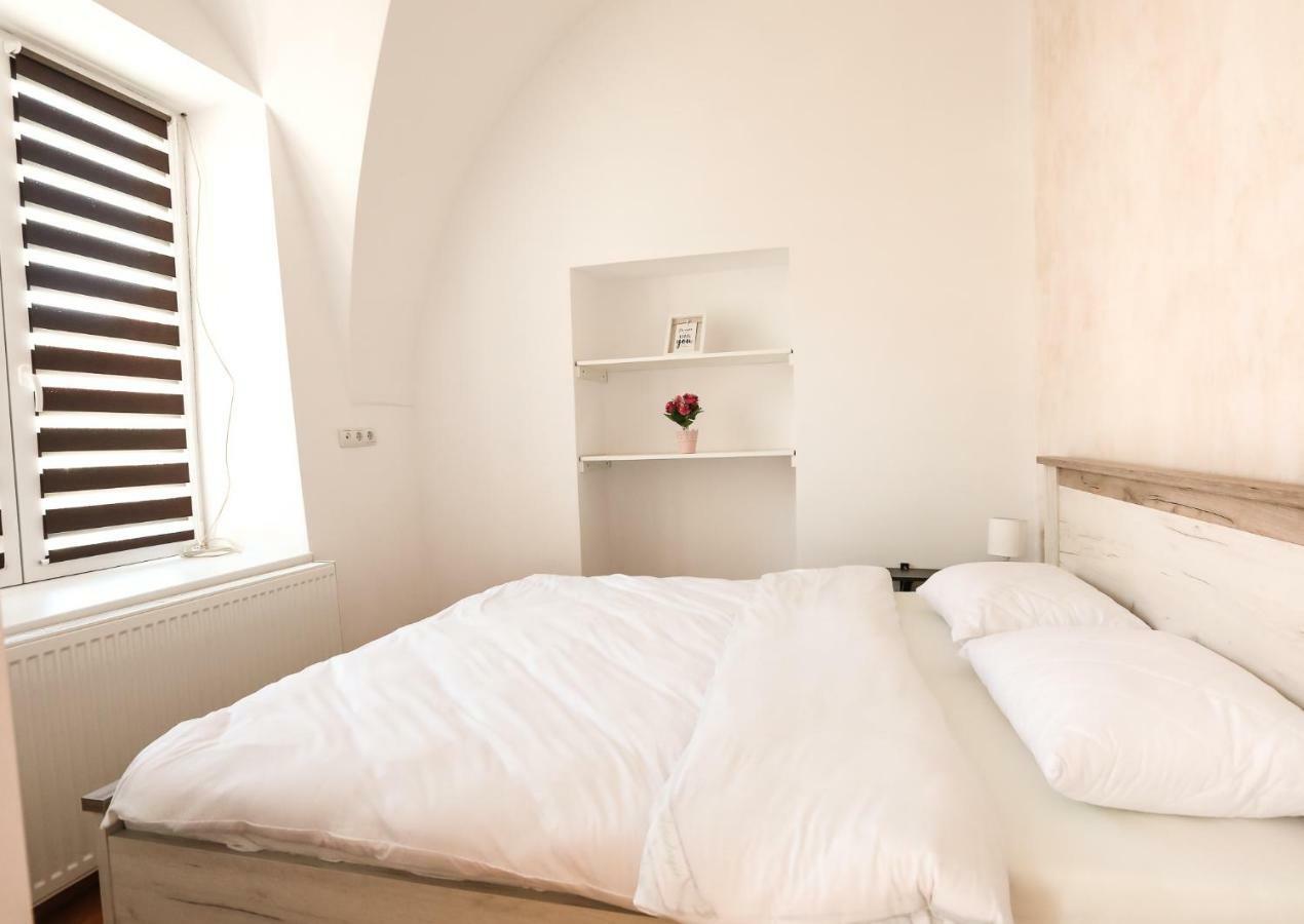 Serenity House Apartments Сибиу Экстерьер фото